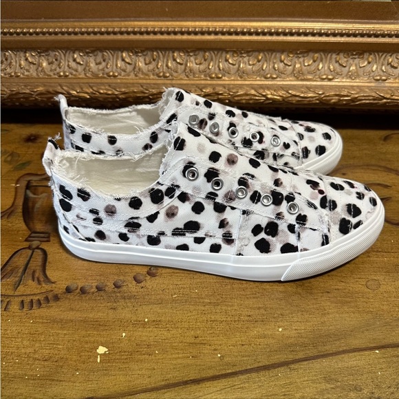 Corkys Women's Babalu Black/White Dots Sneakers Size 10 Brand New in Box - Picture 1 of 16